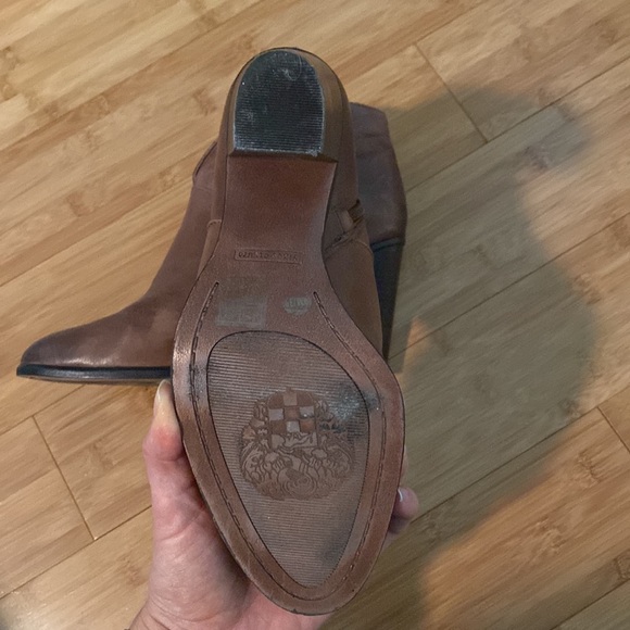 Vince Camuto brown leather ankle boot - Picture 2 of 4